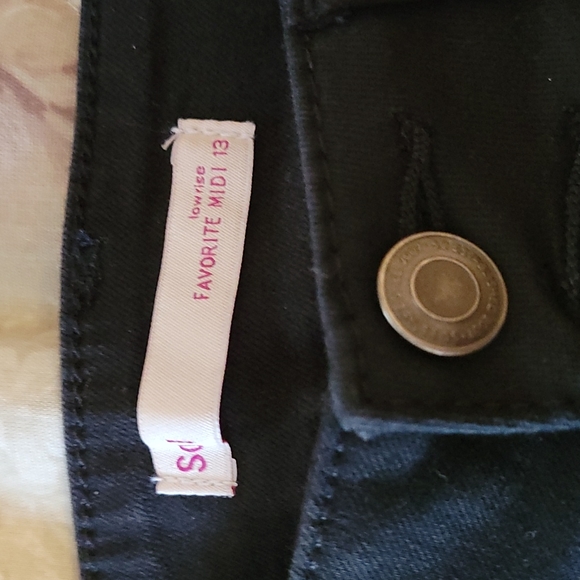 🆕️ SO Juniors Low Rise Favorite Midi Jean Shorts Size 13 - Picture 4 of 6